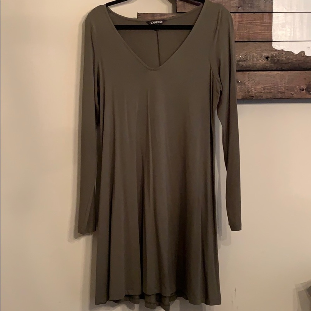 Long sleeve V-neck dress